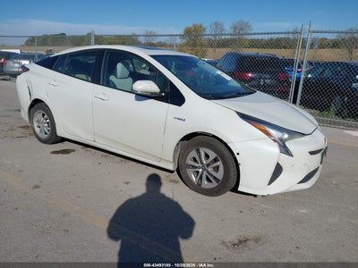 TOYOTA PRIUS 2017