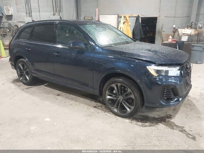 AUDI Q7 2025