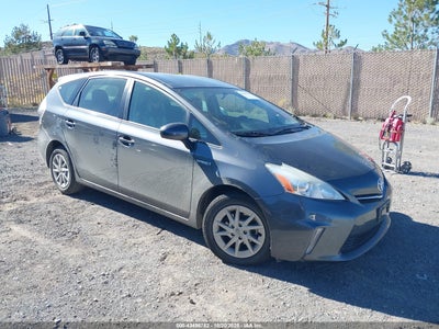 TOYOTA PRIUS V 2014