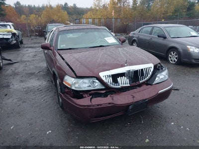 LINCOLN TOWN CAR 2004