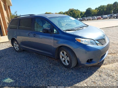 TOYOTA SIENNA 2015