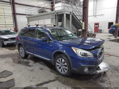 SUBARU OUTBACK 2017