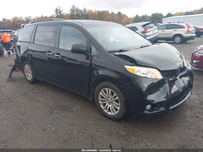 TOYOTA SIENNA 2017