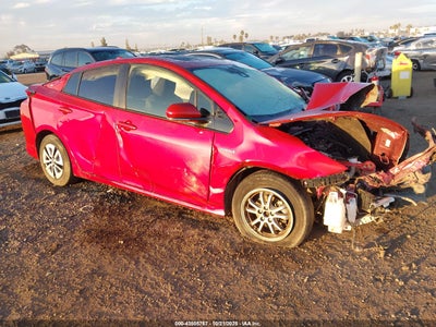 TOYOTA PRIUS 2016