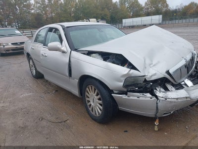 LINCOLN TOWN CAR 2003