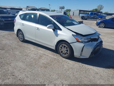 TOYOTA PRIUS V 2017