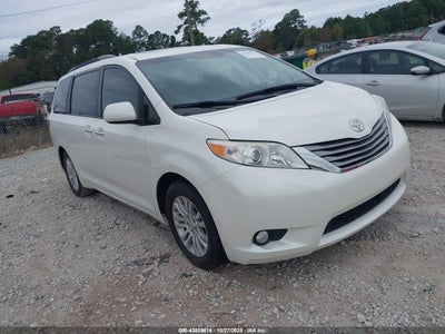 TOYOTA SIENNA 2017