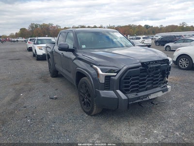 TOYOTA TUNDRA 2024