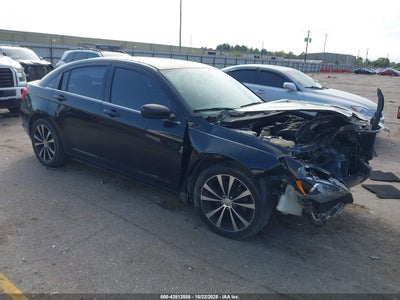 CHRYSLER 200 2013