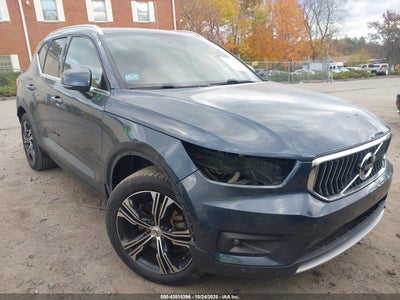 VOLVO XC40 2020