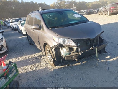 TOYOTA SIENNA 2019