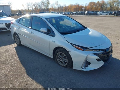 TOYOTA PRIUS PRIME 2017