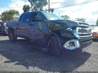 TOYOTA TUNDRA 2017
