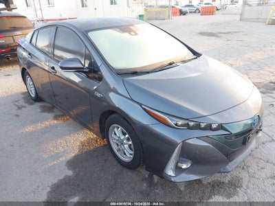 TOYOTA PRIUS PRIME 2017