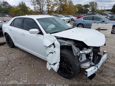 CHRYSLER 300 2019