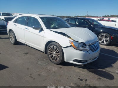 CHRYSLER 200 2013
