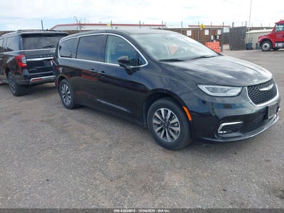 CHRYSLER PACIFICA HYBRID 2023