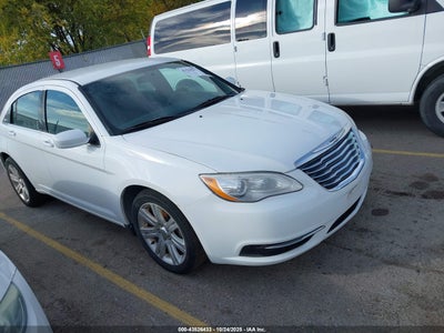 CHRYSLER 200 2013