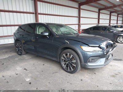 VOLVO V60 CROSS COUNTRY 2021