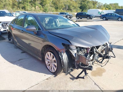 TOYOTA CAMRY 2020