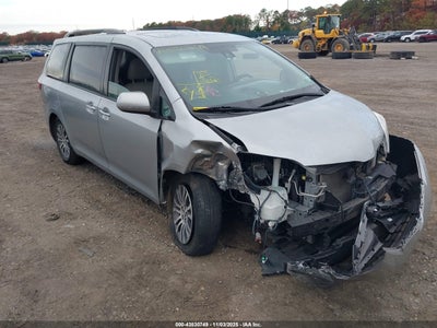 TOYOTA SIENNA 2020