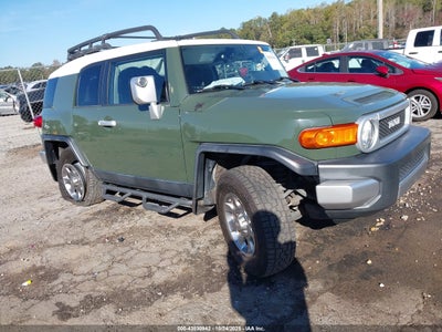 TOYOTA FJ CRUISER 2011