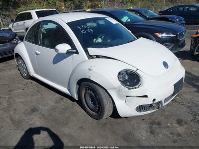 VOLKSWAGEN NEW BEETLE 2010