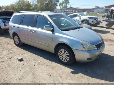 KIA SEDONA 2011
