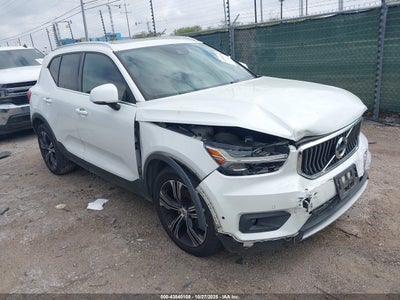 VOLVO XC40 2019