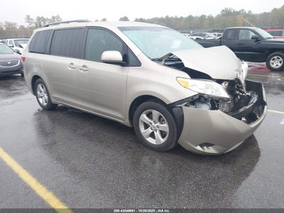 TOYOTA SIENNA 2015