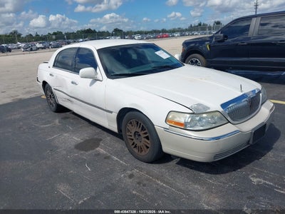LINCOLN TOWN CAR 2008
