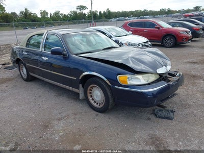 LINCOLN TOWN CAR 2002