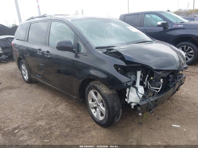 TOYOTA SIENNA 2018