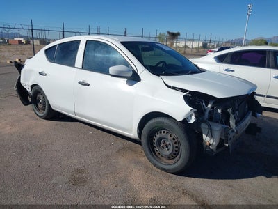 NISSAN VERSA 2016