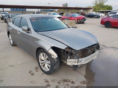 INFINITI M37 2011
