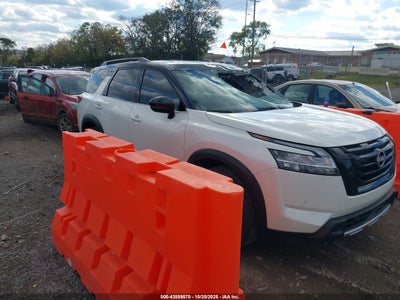 NISSAN PATHFINDER 2024
