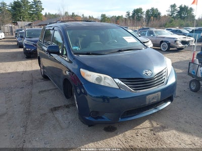 TOYOTA SIENNA 2011