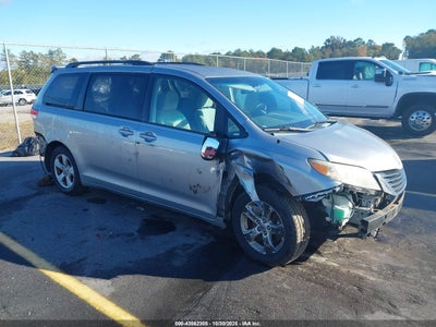TOYOTA SIENNA 2012