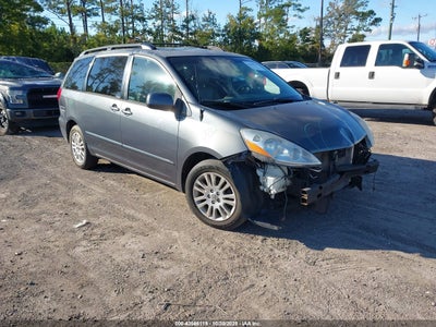 TOYOTA SIENNA 2008