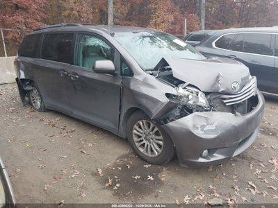 TOYOTA SIENNA 2015