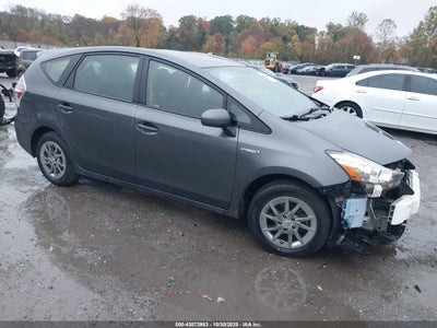 TOYOTA PRIUS V 2017