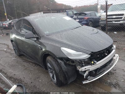 TESLA MODEL Y 2025