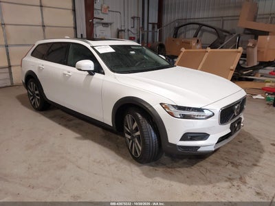 VOLVO V90 CROSS COUNTRY 2024
