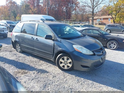 TOYOTA SIENNA 2009