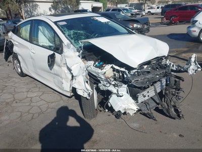 TOYOTA PRIUS 2018
