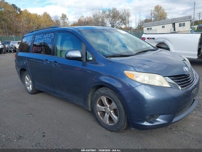 TOYOTA SIENNA 2013