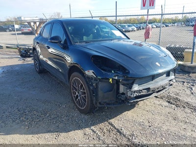 PORSCHE MACAN 2016