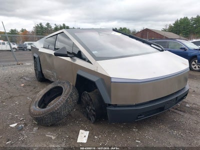 TESLA CYBERTRUCK 2025