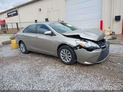 TOYOTA CAMRY 2015