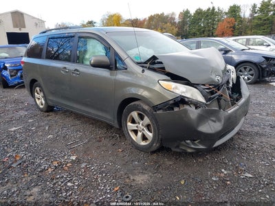 TOYOTA SIENNA 2011